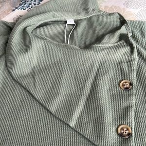 Sleeveless cowl neck top